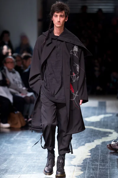 Look 12